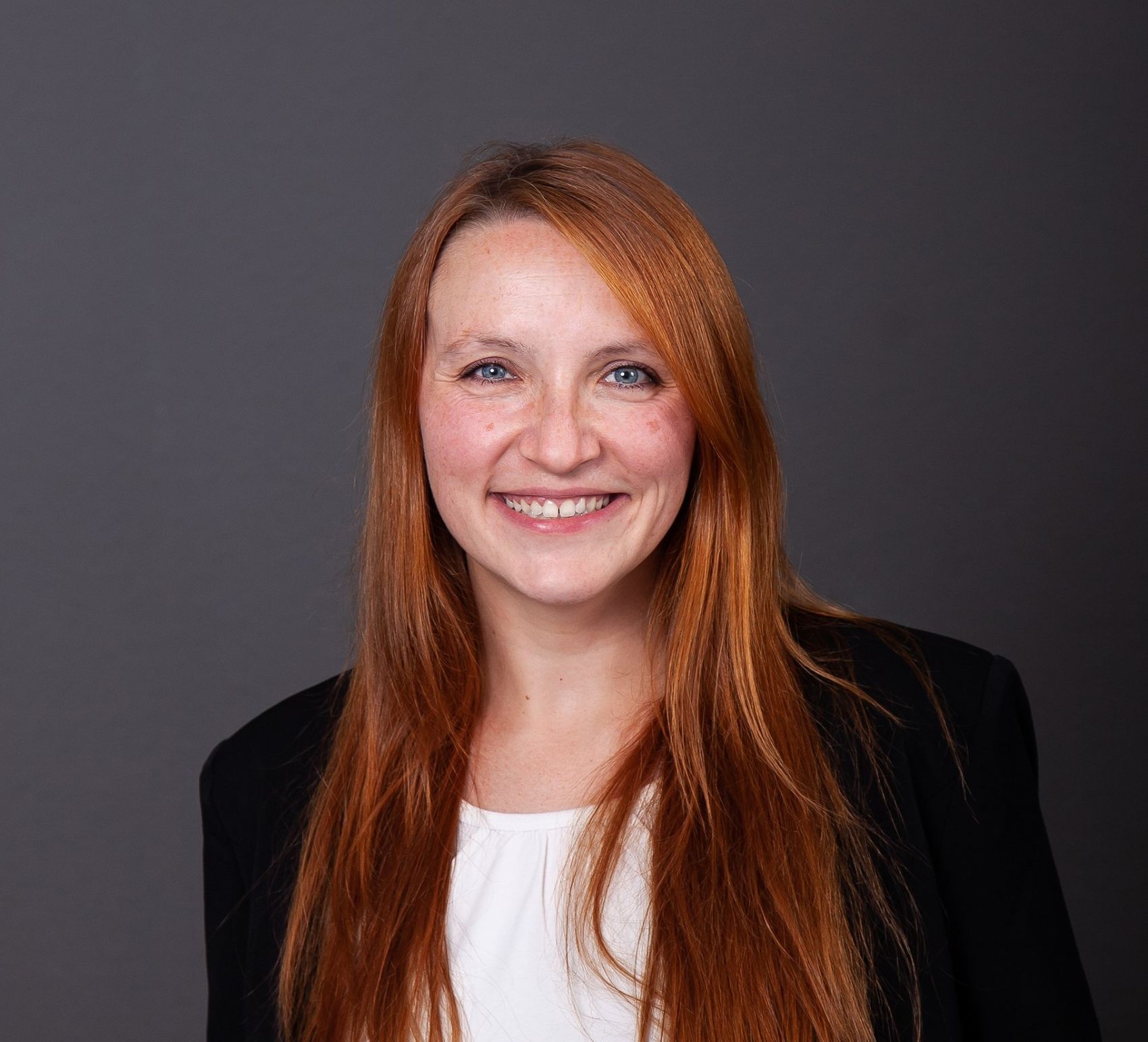 Frau Alexandra Holst